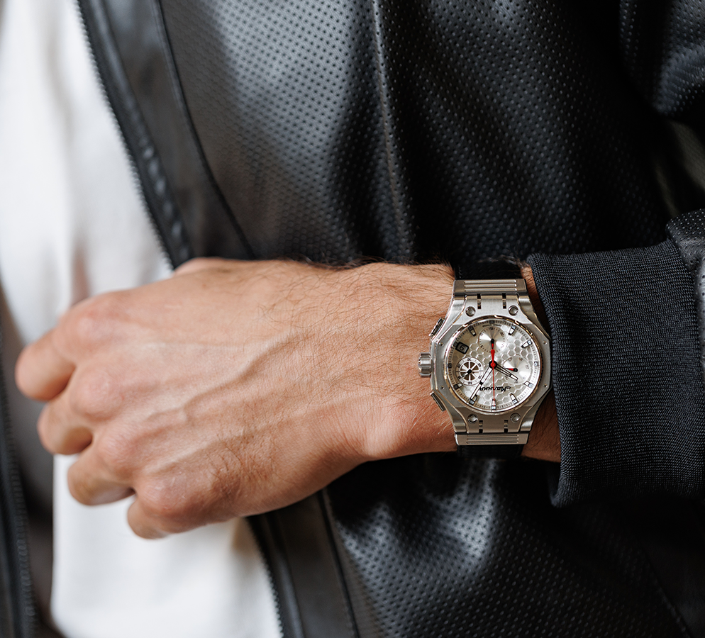 Hyron Z60 44 mm quartz chronograph