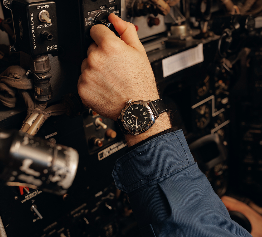Berkut TCB 3603 42 mm manual winding