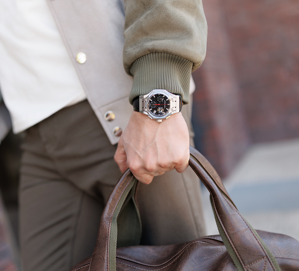 Hyron Z60 44 mm quartz chronograph