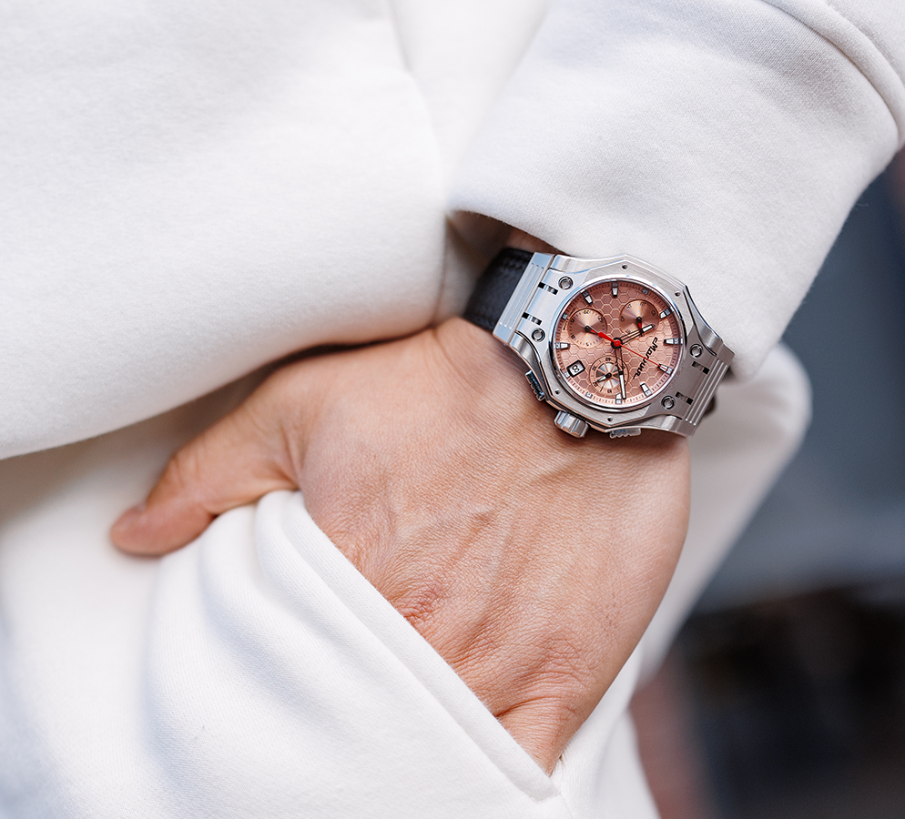 Hyron Z60 44 mm quartz chronograph