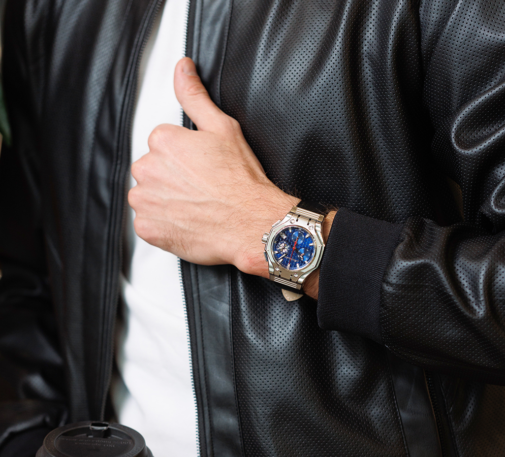 Hyron Z60 44 mm quartz chronograph