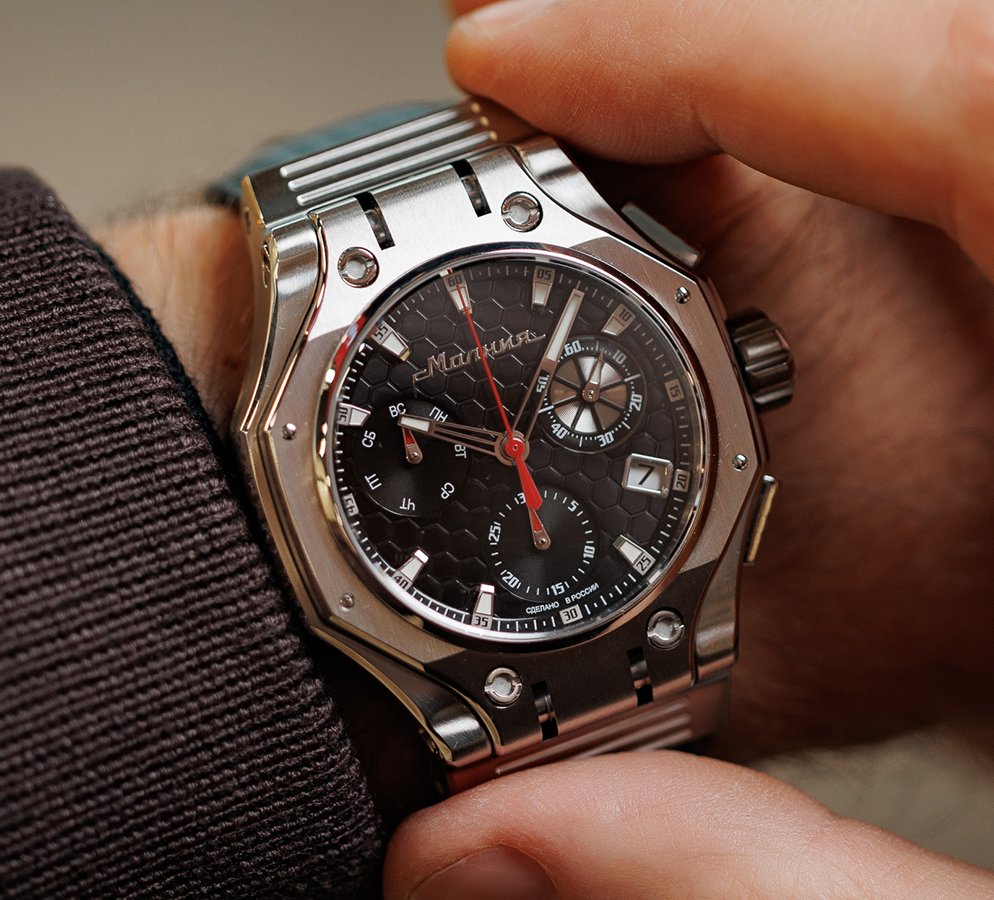 Hyron Z60 44 mm quartz chronograph