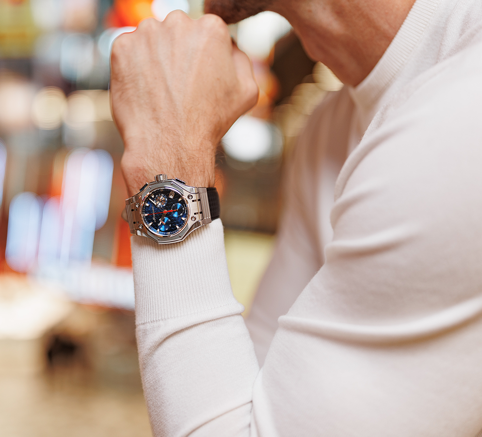 Hyron Z60 44 mm quartz chronograph