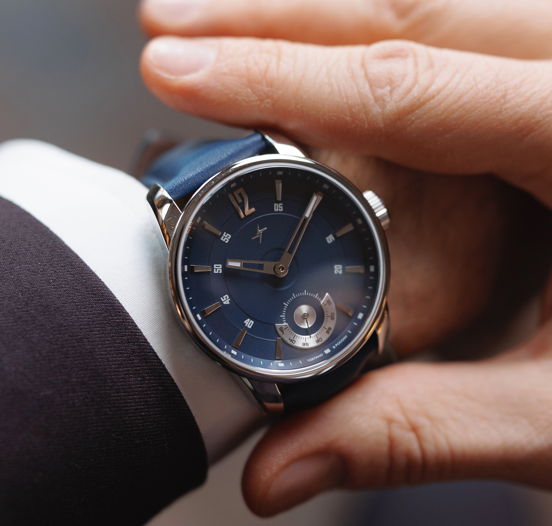 Tribute 1984 TCB 3603S 42 mm manual winding