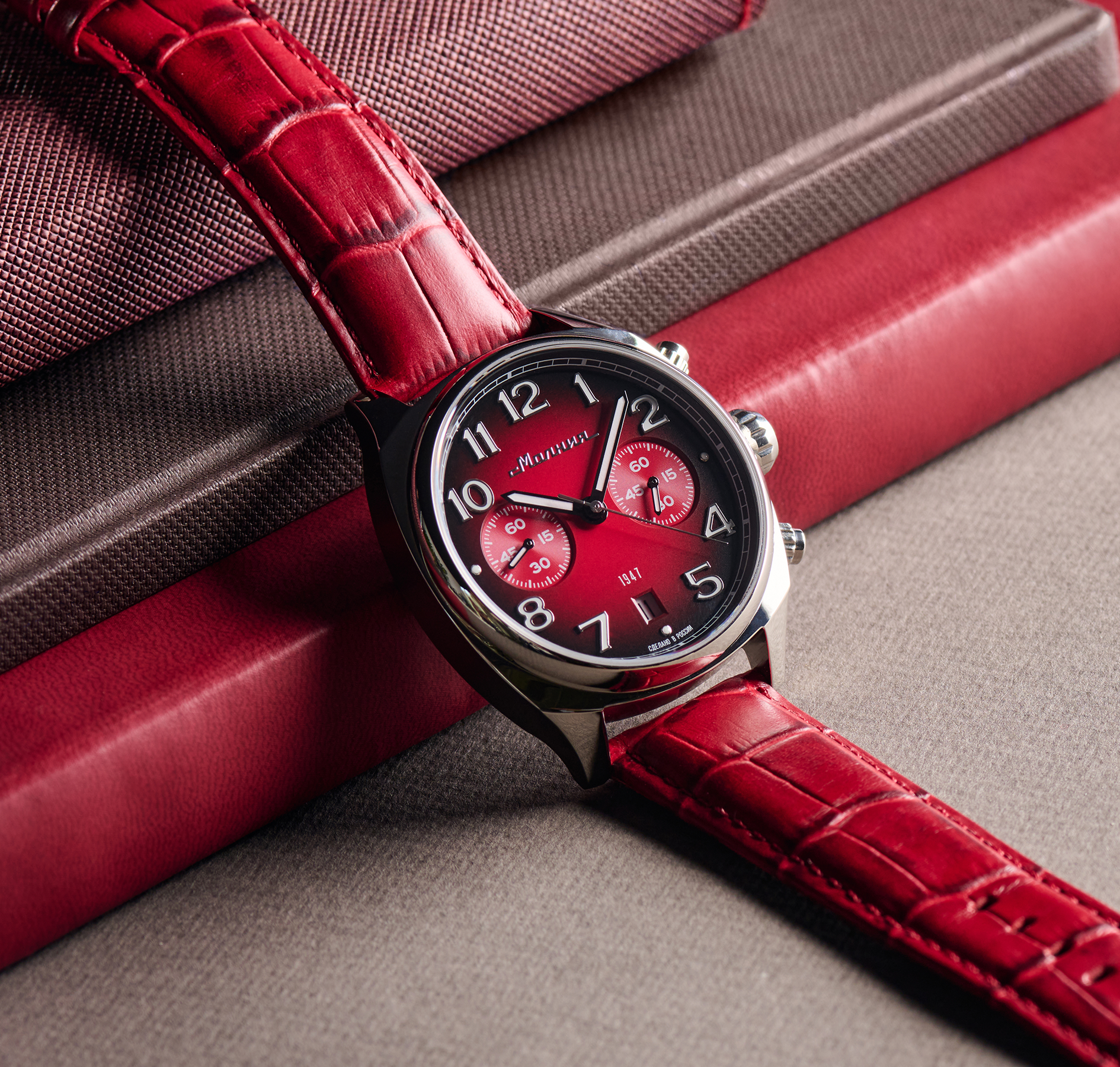Evolution 6S21 42 mm quartz chronograph