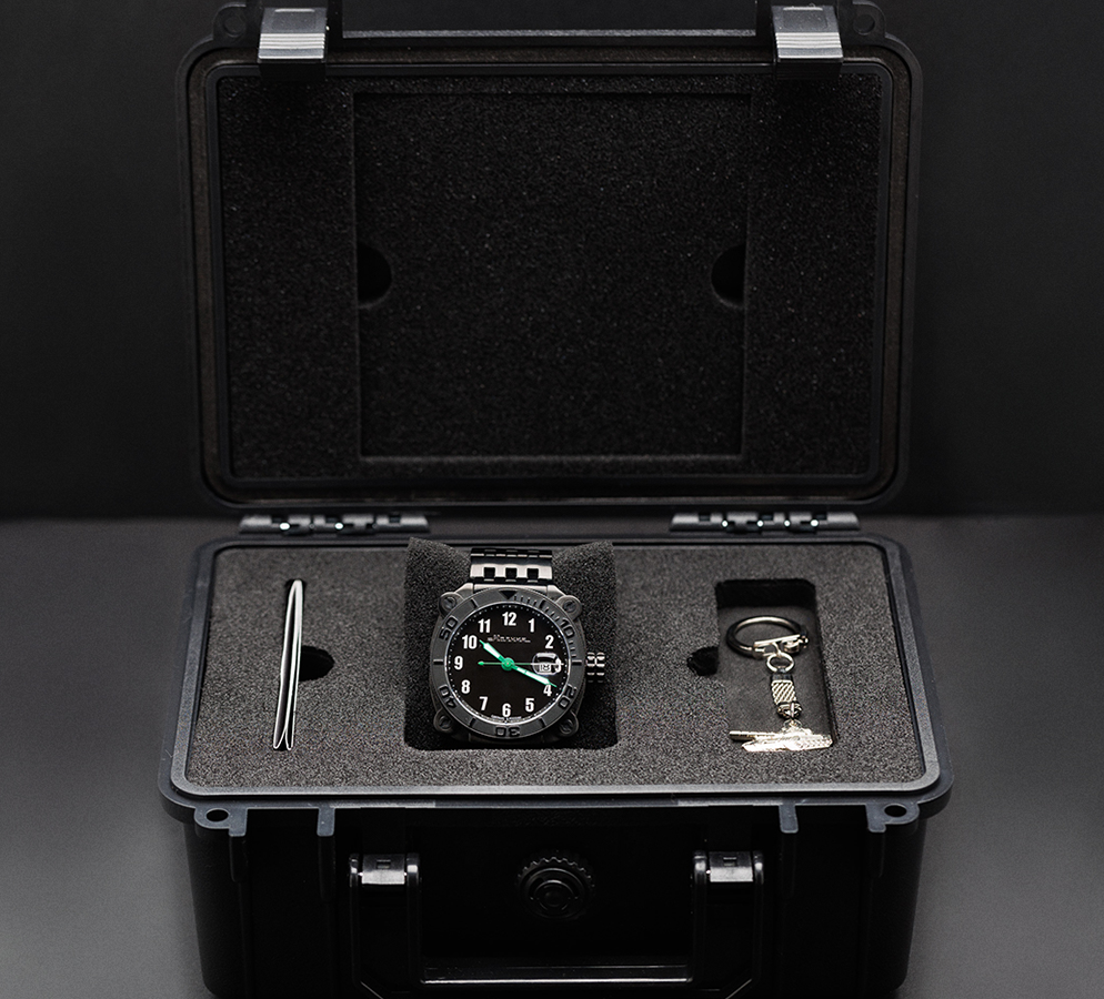 Tank 8215, 42 mm, automatic winding