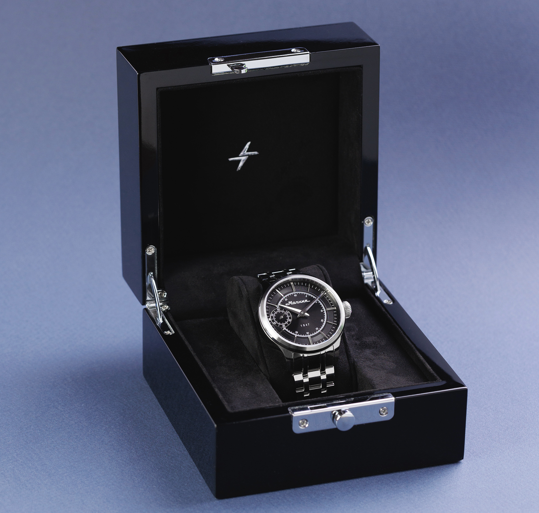 Debut TCB 3603 41 mm hand-wound